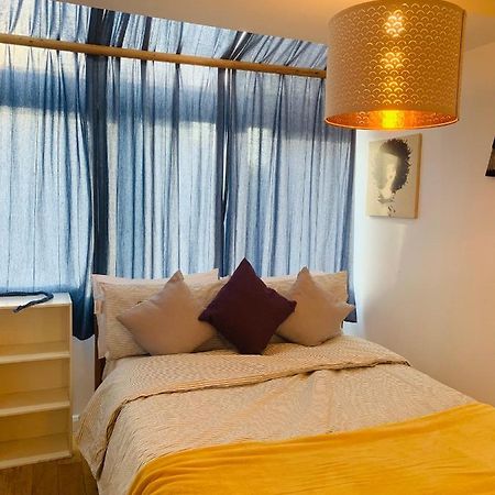 Riverside Double Room With Double Sofa Bed Londra Esterno foto
