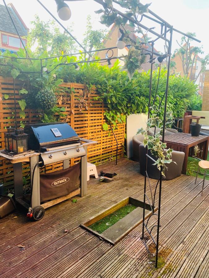 Riverside Double Room With Double Sofa Bed Londra Esterno foto