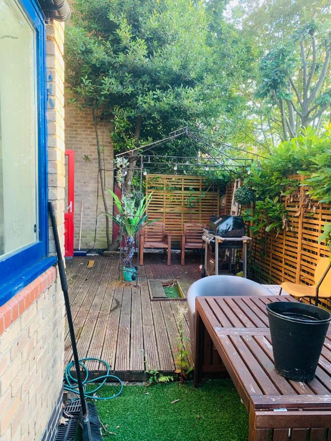 Riverside Double Room With Double Sofa Bed Londra Esterno foto